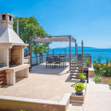 Matea By Interhome Case de vacanță *